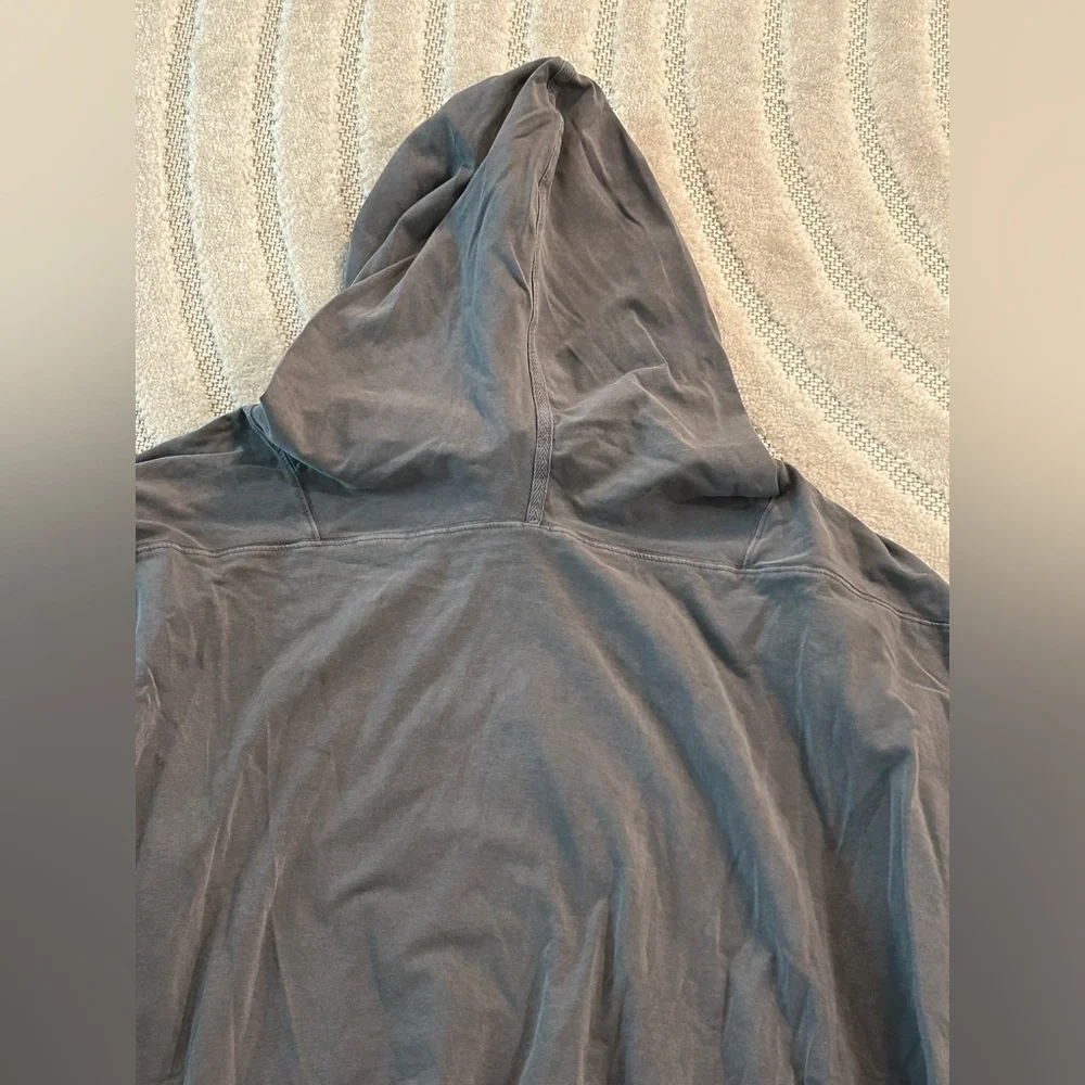 Free People FP Movement Hot Shot Hooded Layer in Gunmetal Grey - S